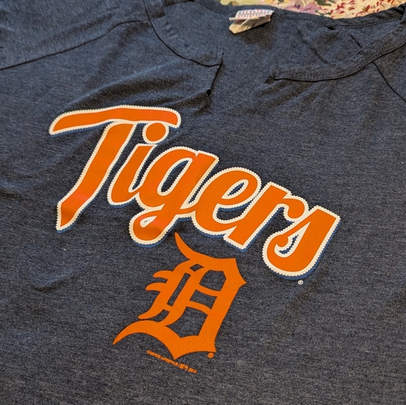 Detroit Tigers cut crew neck tshirt - Picture 2 of 7